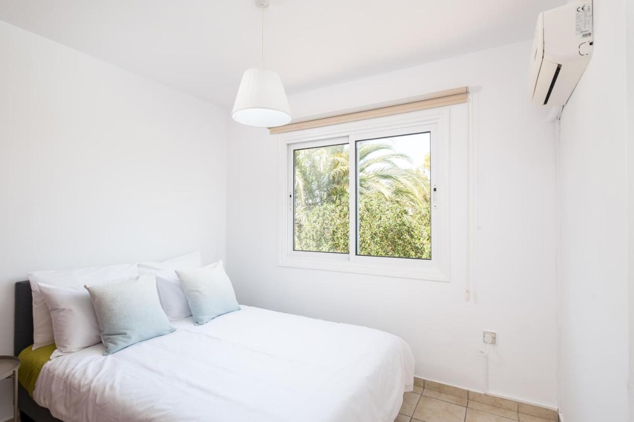 Pebble Beach Apartment Вороклини Экстерьер фото